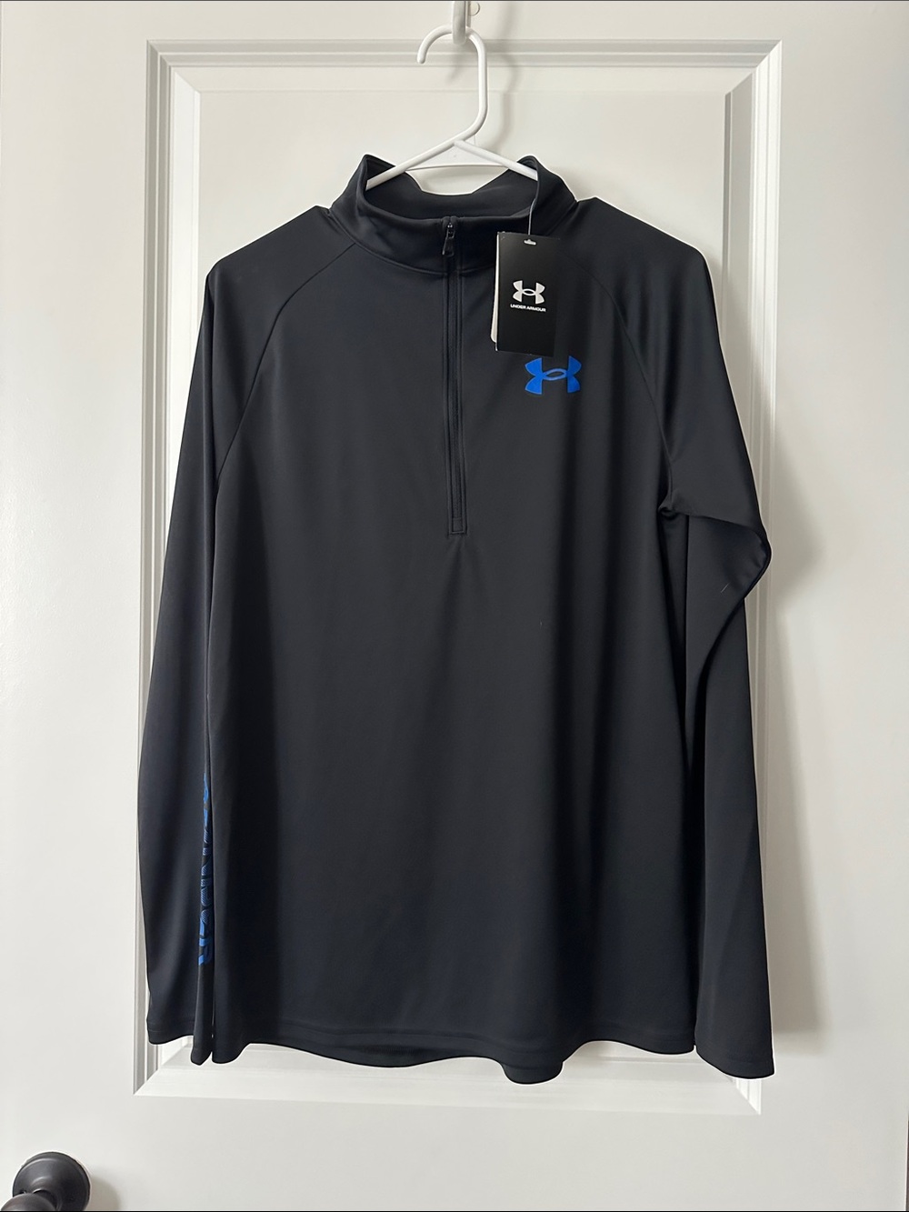 New Under Armour Tech 1/2 Zip, Size YXL.
